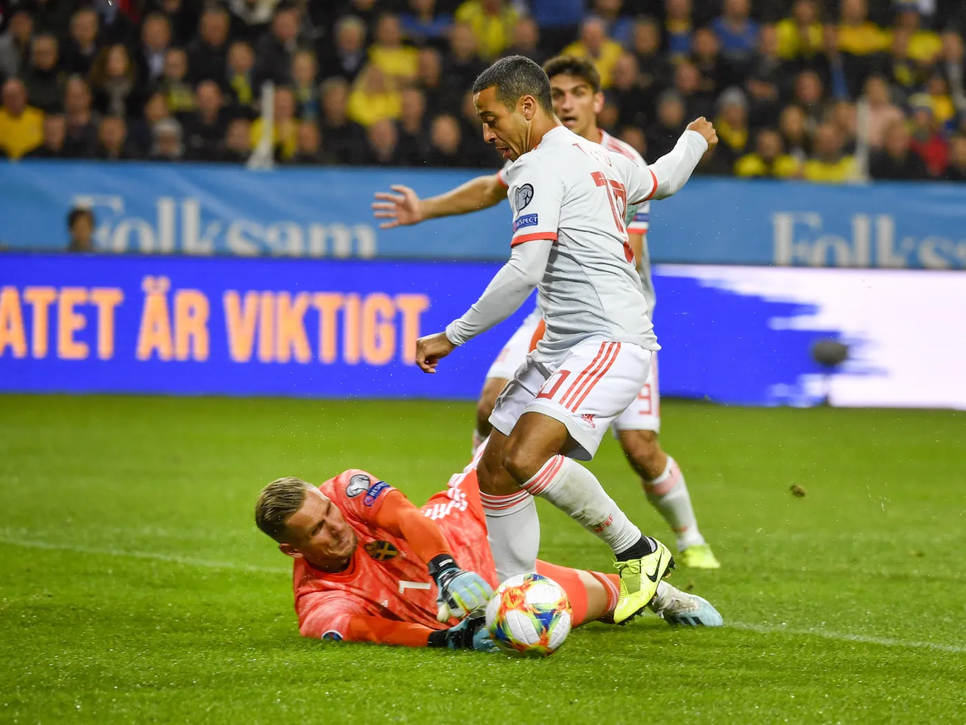 Thiago Alcantara i Robin Olsen