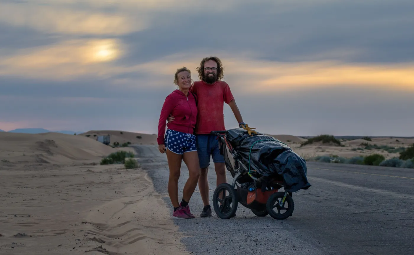 Polacy przeszli pieszo przez obie Ameryki. "Bezdomnemu psu smakowitym kąskiem wydał się… nasz śpiwór"