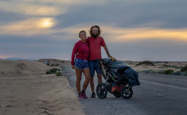 Polacy przeszli pieszo przez obie Ameryki. "Bezdomnemu psu smakowitym kąskiem wydał się… nasz śpiwór"