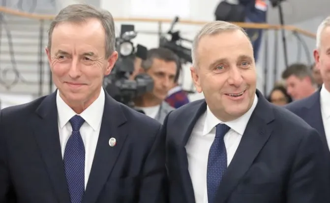 Schetyna: Tak jak w Sejmie skończyła się opozycja totalna, tak w Senacie skończyła się władza totalna