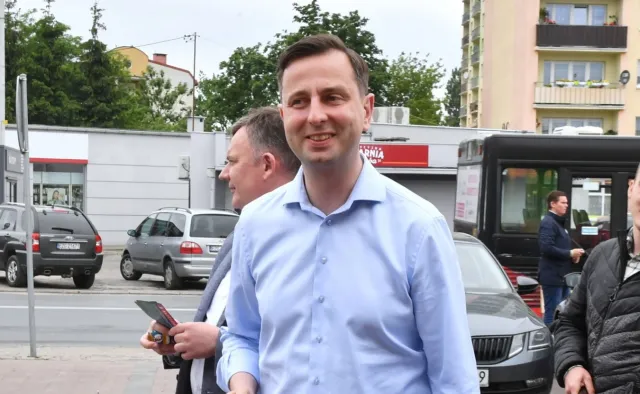 Kosiniak-Kamysz o Trzaskowskim: Jeśli ktoś wchodzi na boisko na końcu, może spudłować [WYWIAD]