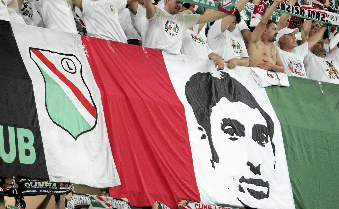 Legenda Legii uhonorowana. Wielki mural Deyny na Ursynowie niemal gotowy [WIDEO]