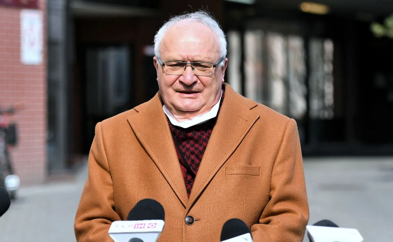 Prof. Simon: Liczba zakażeń po tym, jak dzieci wrócą do szkoły, może wzrosnąć [WIDEO]