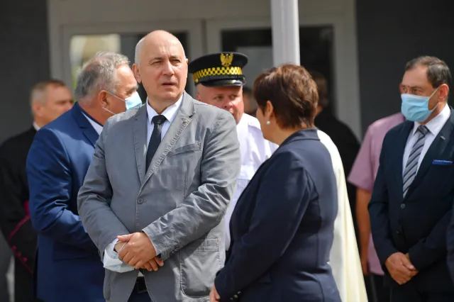 Brudziński pisał o "paskudnej hipokryzji" artystów. Teraz tak się tłumaczy