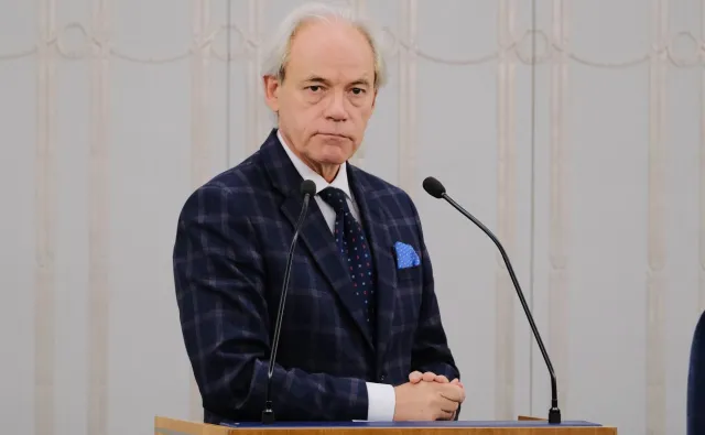 Szejnfeld atakuje rząd: Brakuje pieniędzy na sprzęt medyczny, a oni kupują… limuzyny