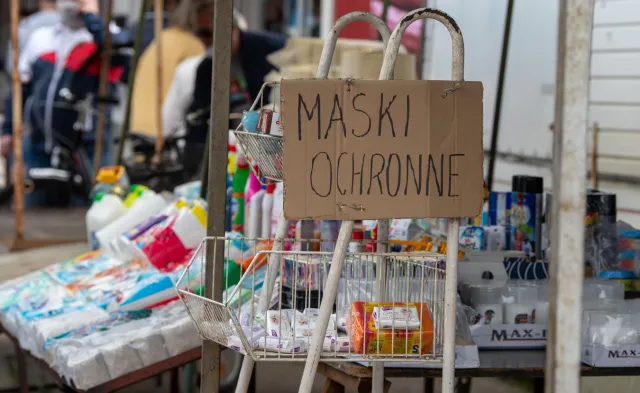 Koronawirus i władza, czyli powrót do kombinatorstwa jak za komuny [FELIETON]