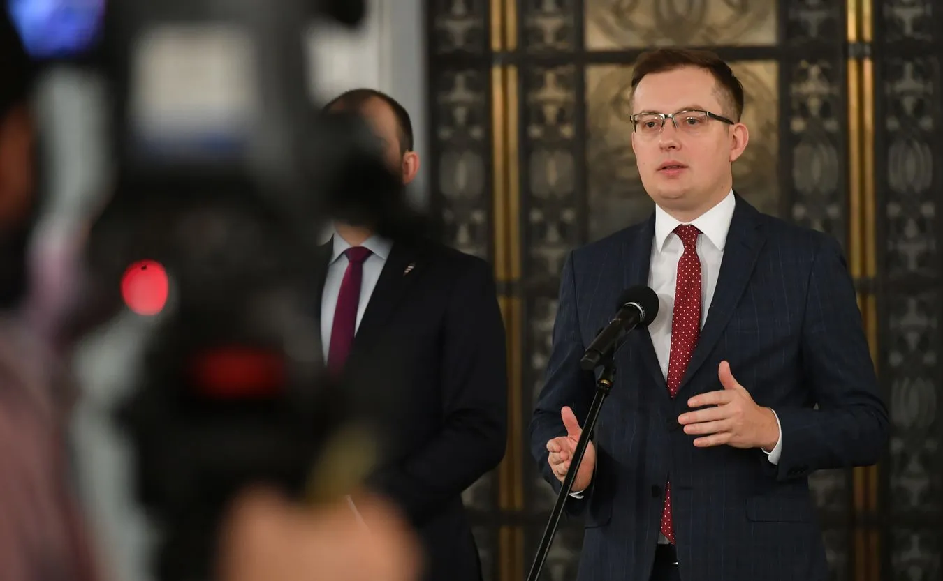 Konfederacja bije w podatek od reklam. "To rozpaczliwe szukanie pieniędzy"