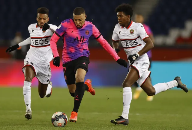 Paris Saint-Germain na szczycie tabeli, niespodzianka w Lyonie