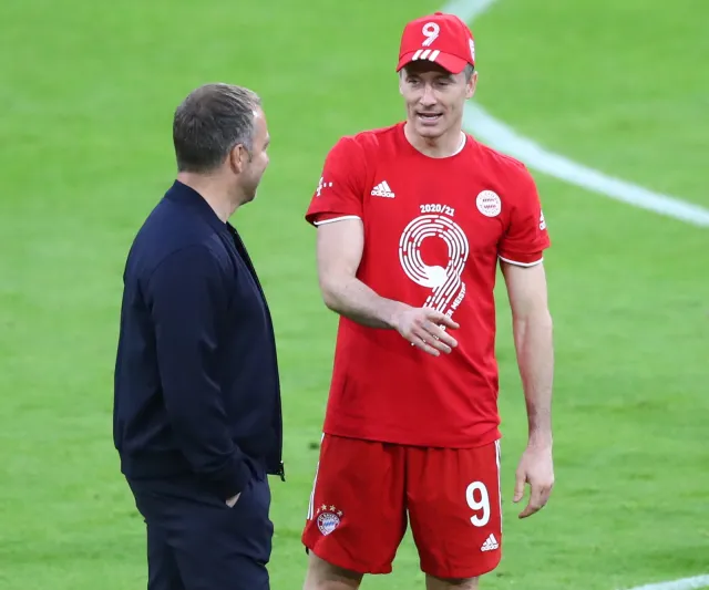 Hat-trick Lewandowskiego. Polak już tylko o krok od rekordu Muellera [WIDEO]