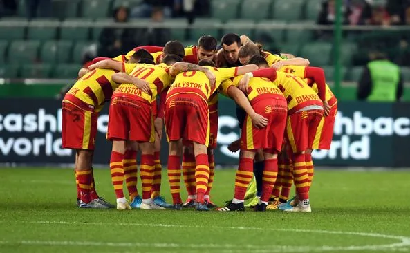 Piłkarz Jagiellonii Białystok usłyszał zarzut. Grozi mu do 5 lat więzienia