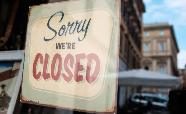 Zamknięte duże sklepy meblowe, nowe limity w handlu. Obostrzenia epidemiczne od soboty