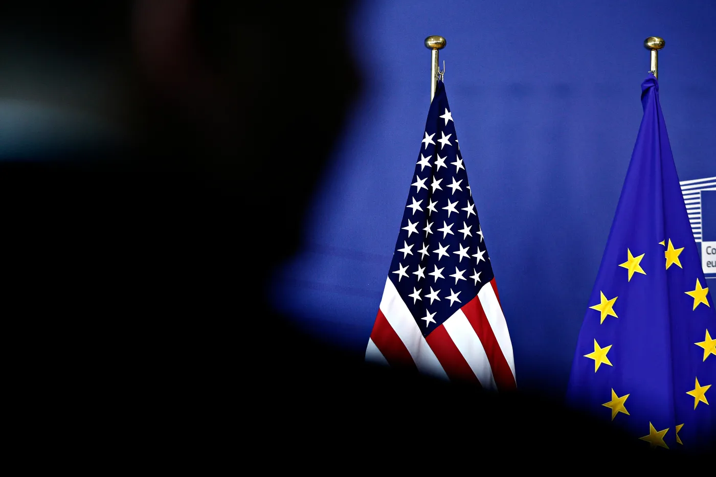 "Der Spiegel": KE przedłuży zawieszenie taryf w handlu z USA