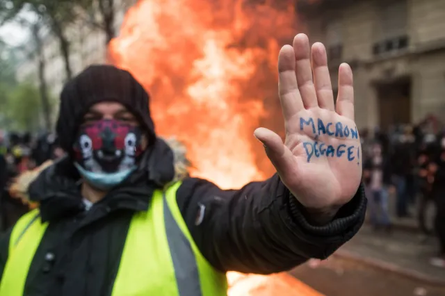 Francja. Pokojowe demonstracje zamieniły się w starcia z policją