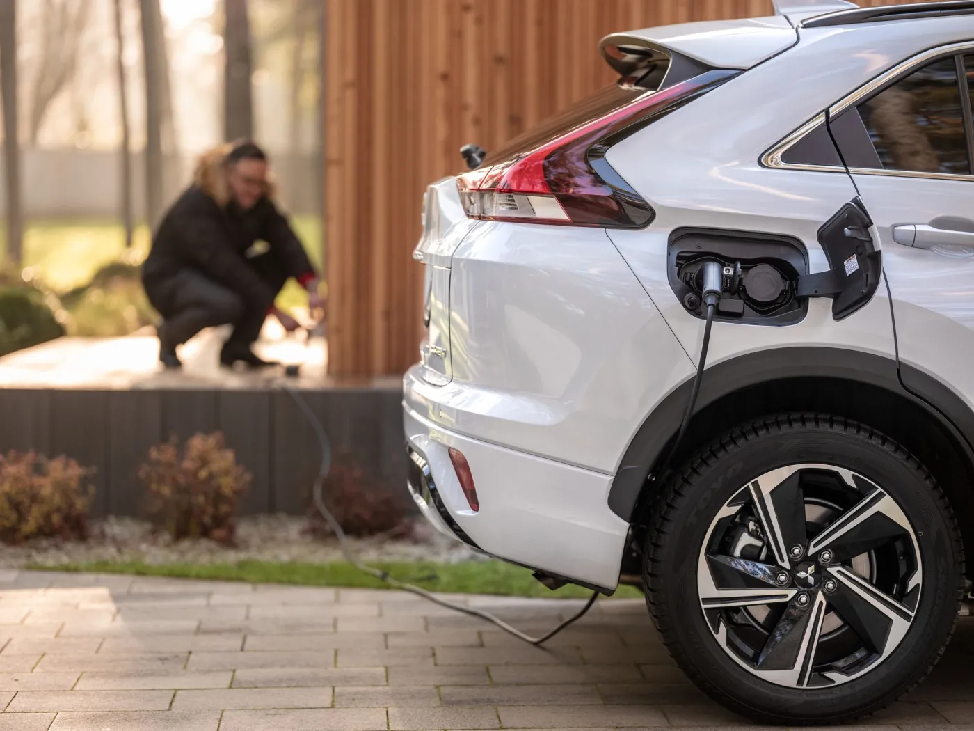 mitsubishi-eclipse-cross-phev-37124999.jpg