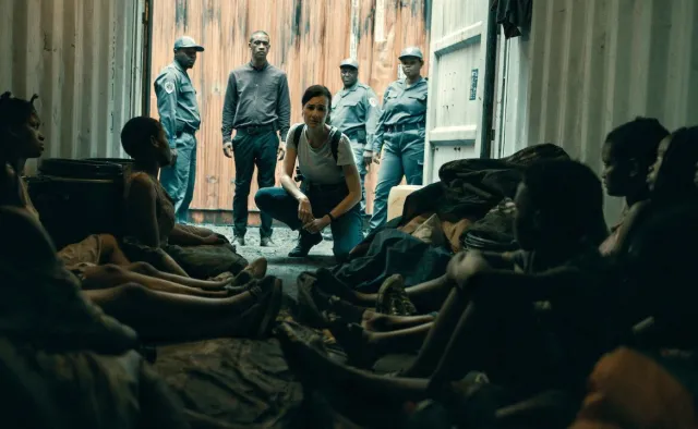 Dziewczynki wymieniane na ropę, uchodźczynie zmuszane do prostytucji. I umoczone w to władze [#DobryCynk]