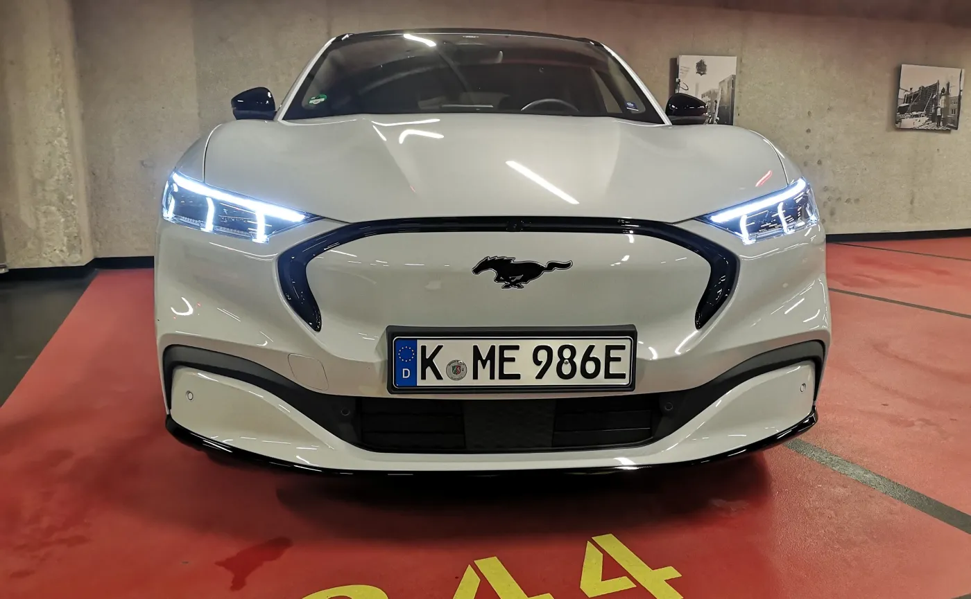 ford-mustang-mache-awd-98-kwh-37128025.jpg
