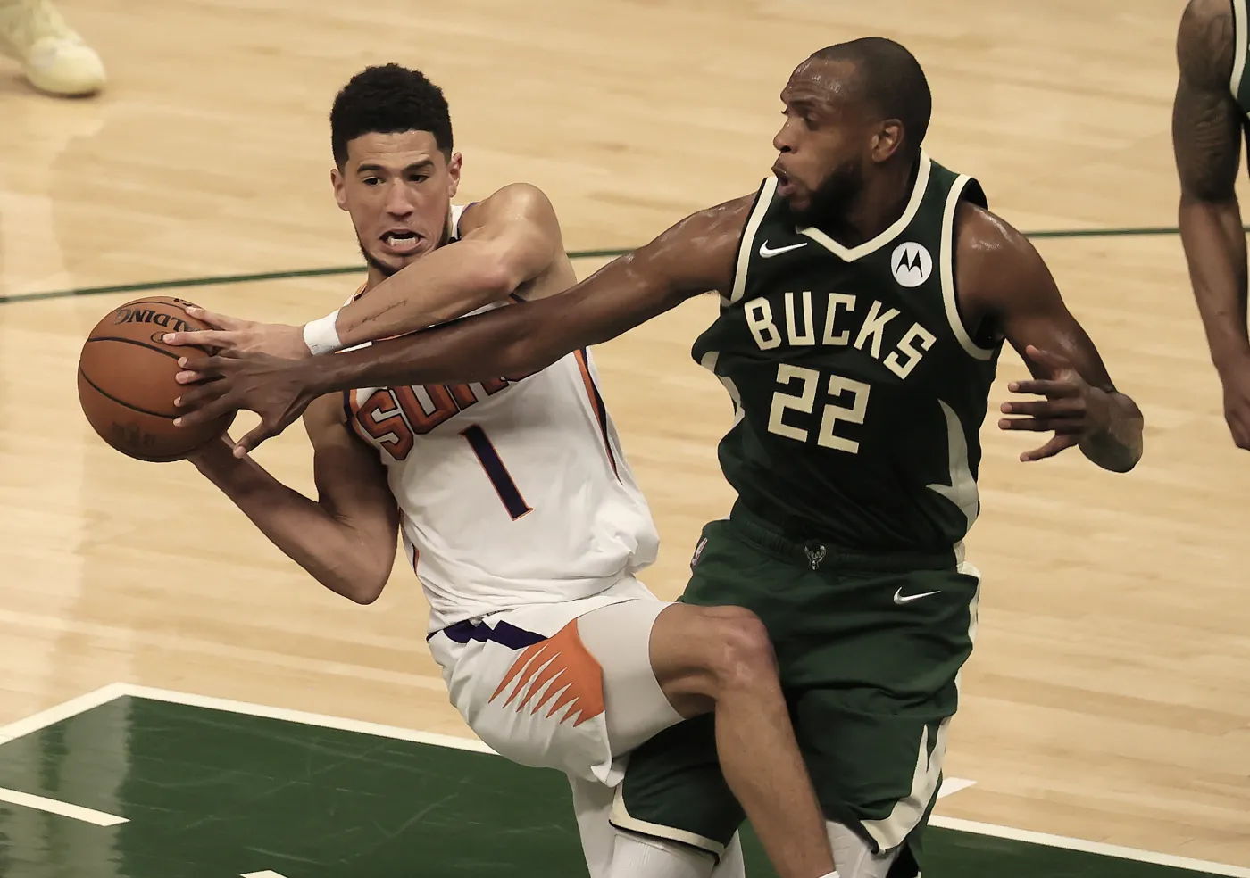 Milwaukee Bucks zmniejszyli stratę w finale ligi NBA