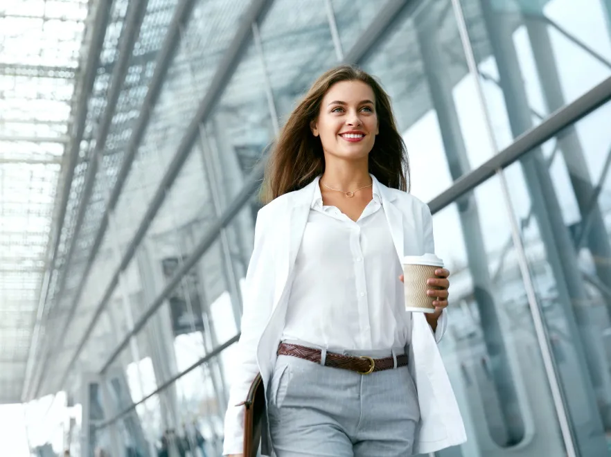 Nowa normalność: W pracy coraz bardziej zaczyna liczyć się... moda! Ciekawe wyniki badania