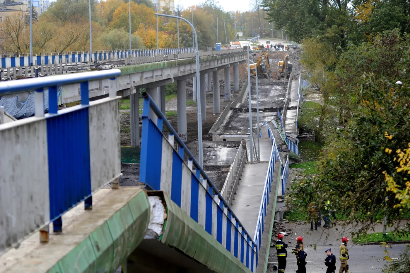 Koszalin, zawaliła się część rozbieranego wiaduktu na al. Monte Cassino