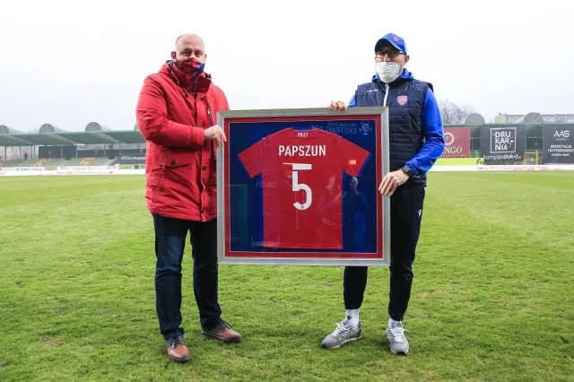 Prezes Rakowa: Papszun odejdzie do Legii? To doniesienia medialne