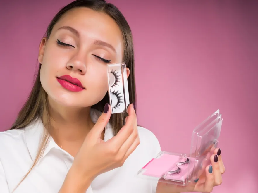 Sztuka doczepiania sztucznych rzęs - jak zrobić to samodzielnie?