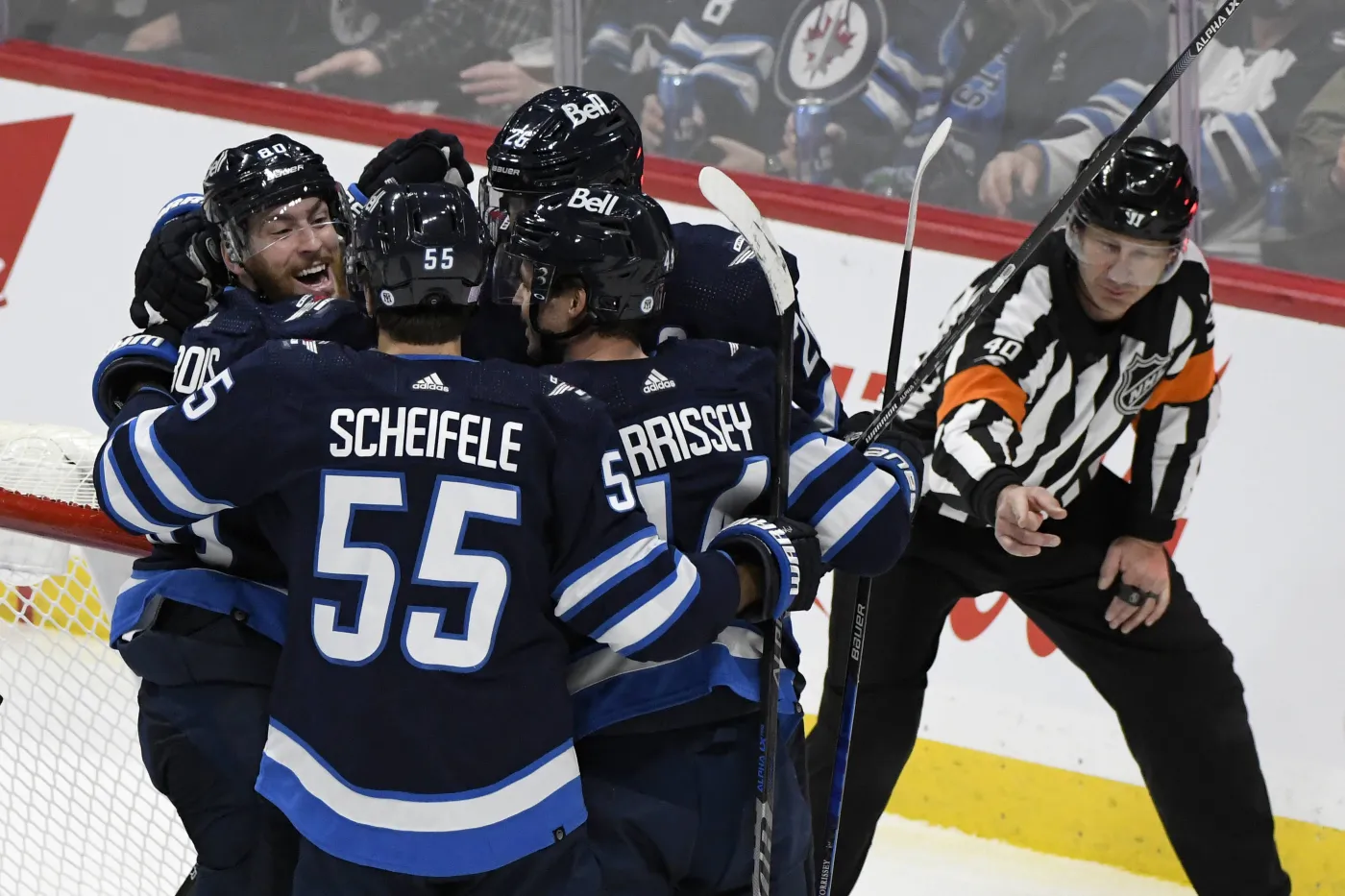 NHL. Wysokie wygrane Jets i Knights, spektakularny mecz Scheifele'a
