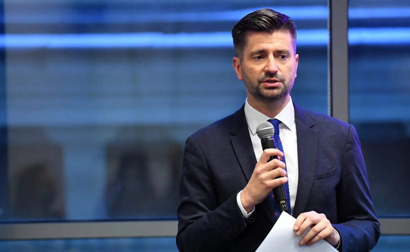 Śmiszek składa zawiadomienie do prokuratury przeciwko wiceministrowi Wosiowi