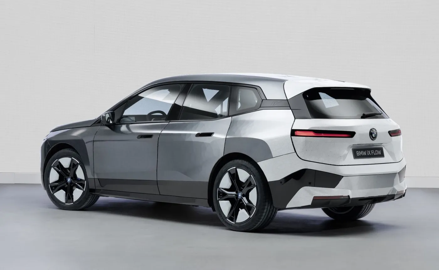bmw-ix-flow-z-technologia-e-ink-37336692.jpg