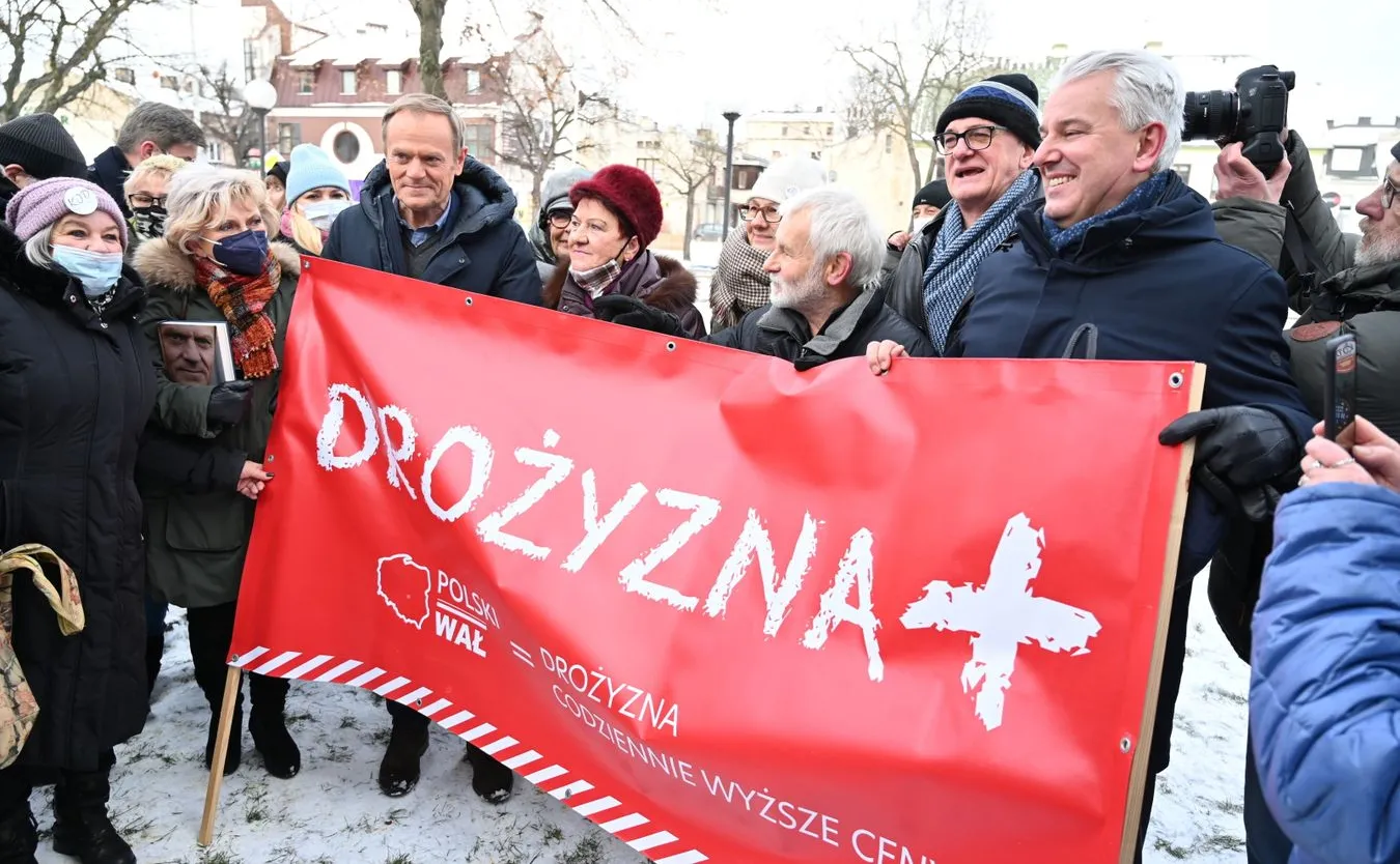 "To przypomina sen szaleńca". Tusk o galopujących cenach prądu i gazu