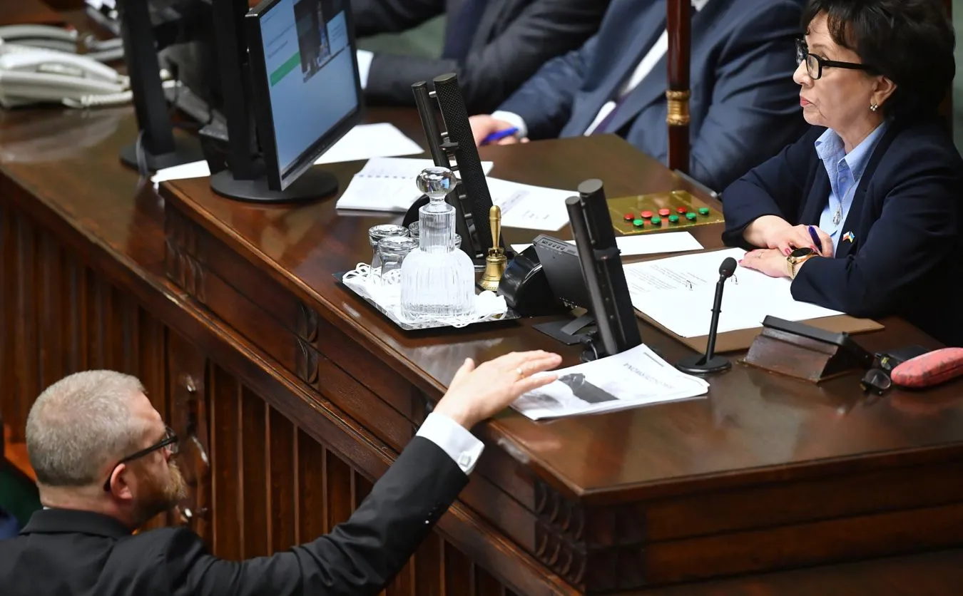 Spięcie Brauna z Witek. Poszło o flagę Ukrainy na gmachu Sejmu