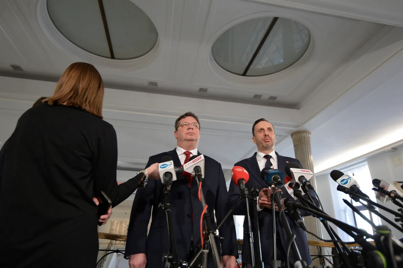 Janusz Kowalski chce zobaczyć oświadczenie majątkowe Tuska. "Opinia publiczna musi to wiedzieć"