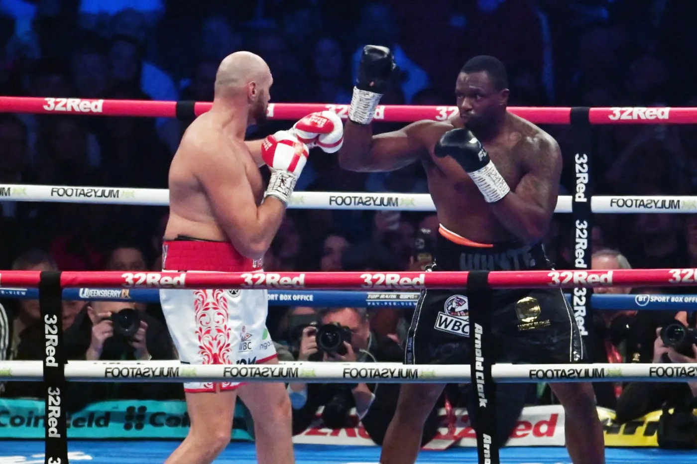 Whyte zarzuca Fury'emu nieuczciwe zachowanie i żąda rewanżu