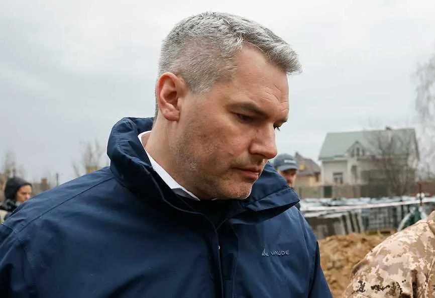 Burza w Austrii.  KE komentuje wizytę kanclerza Nehammera w Moskwie