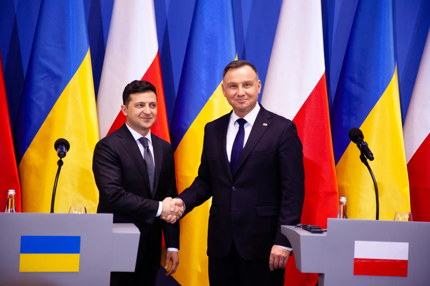 "Dzwoni za każdym razem, kiedy ma jakąś potrzebę". Duda w "Wall Street Journal" opowiada o relacjach z Zełenskim