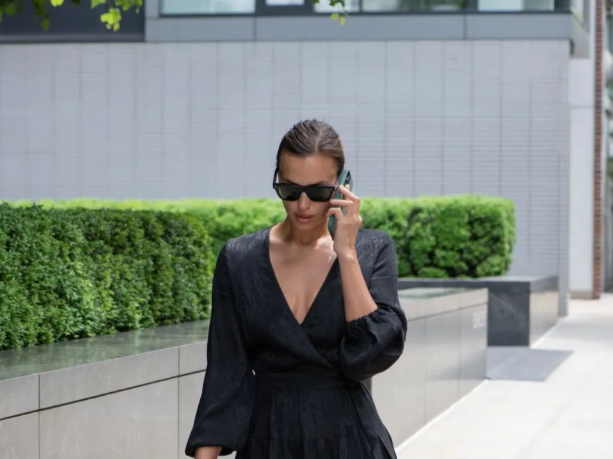 Irina Shayk w sukience polskiej marki na ulicach Nowego Jorku. Ogień! FOTO