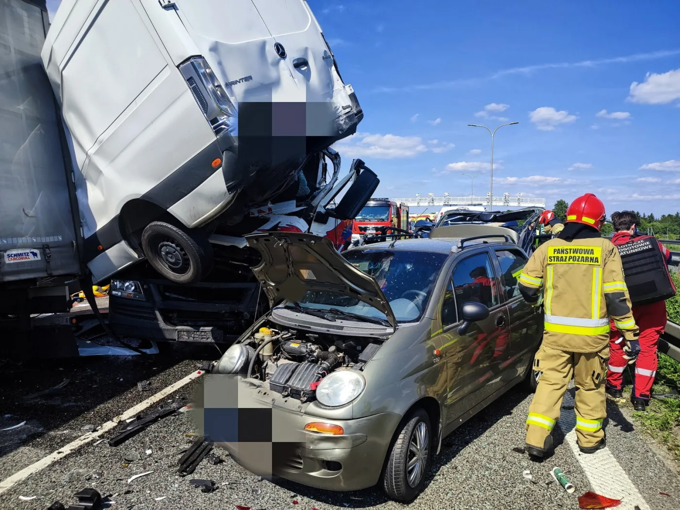 wypadek-na-trasie-s8-w-niegowie-37478244.jpg