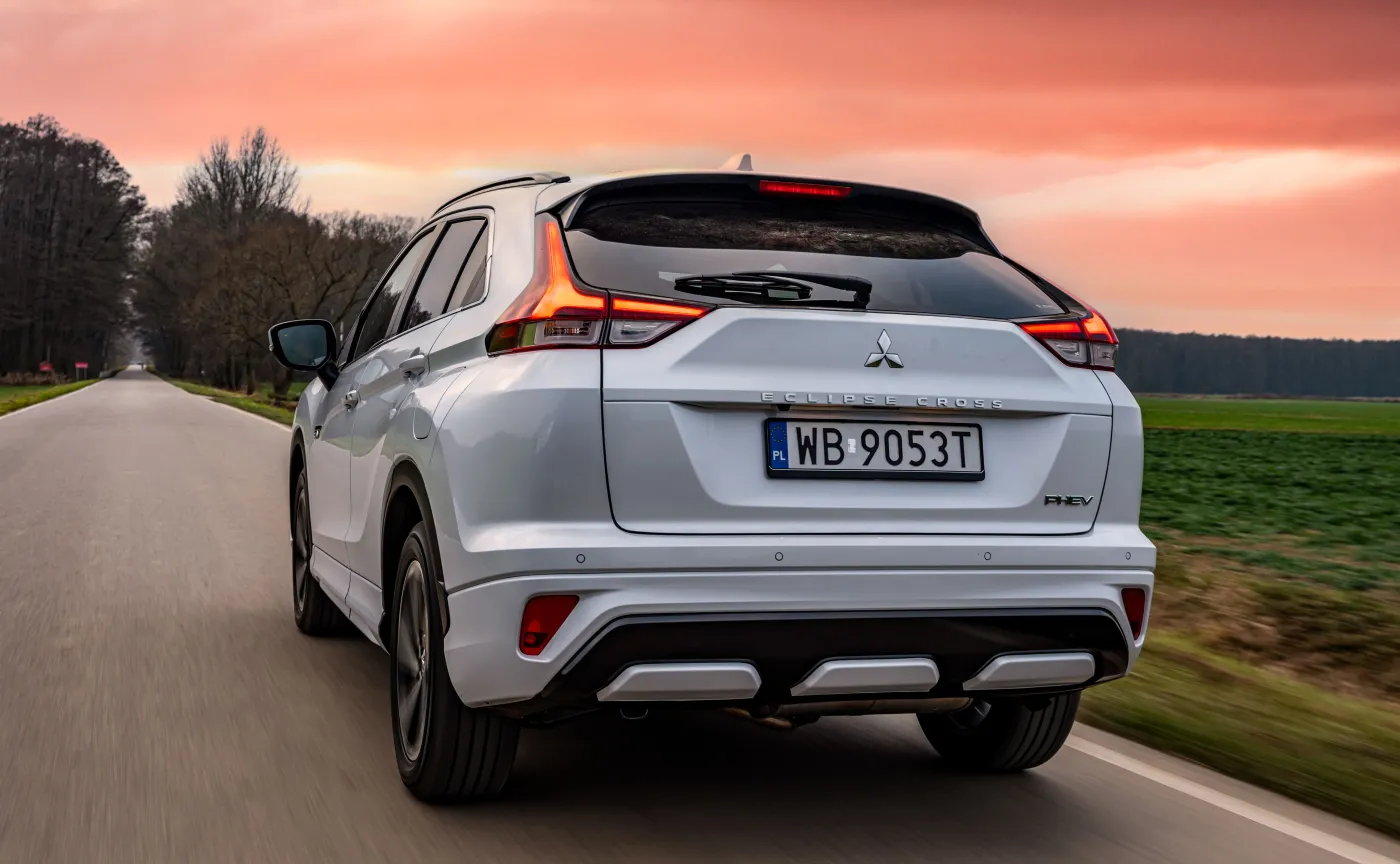 mitsubishi-eclipse-cross-phev-37125424.jpg