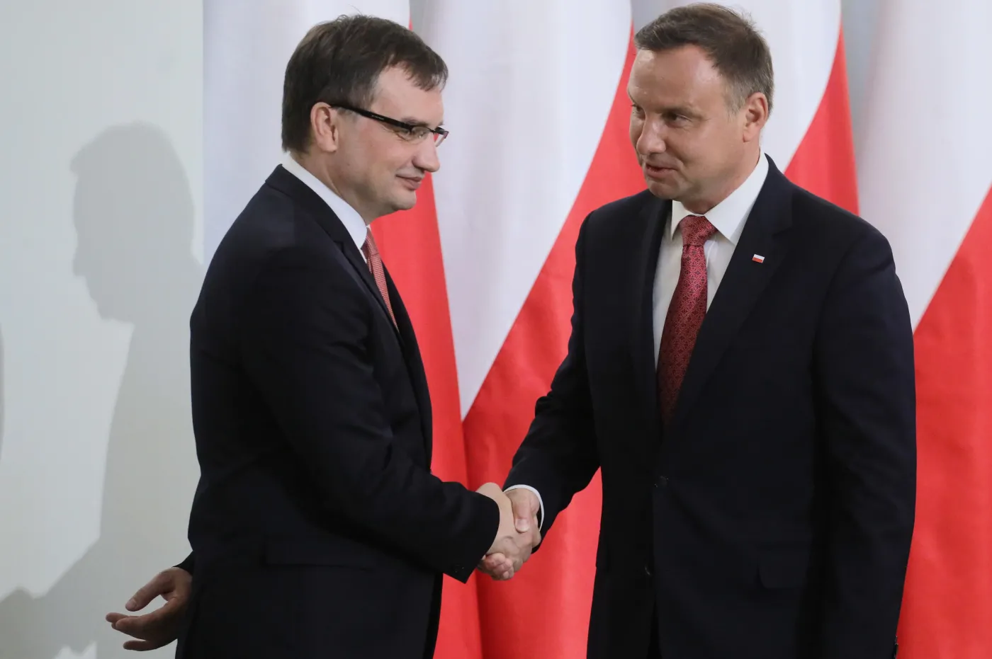 Pole minowe z kamieni milowych. Prezydent Duda wziął na siebie dużą odpowiedzialność