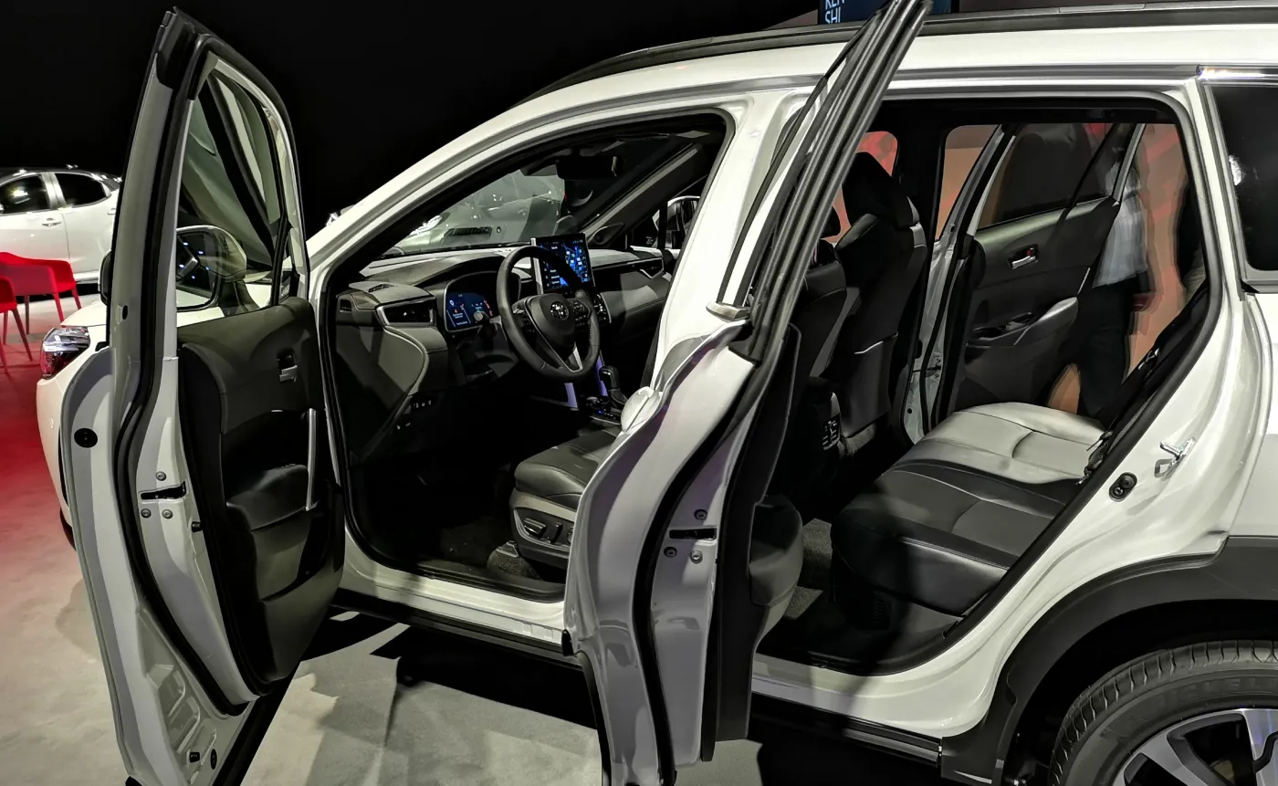 toyota-corolla-cross-20-hybrid-37308787.jpg