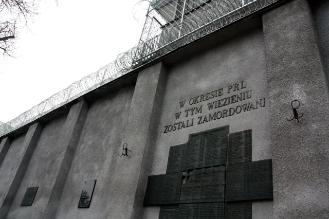 Zbrodnie komunistyczne bez przedawnienia? Bosak apeluje do IPN