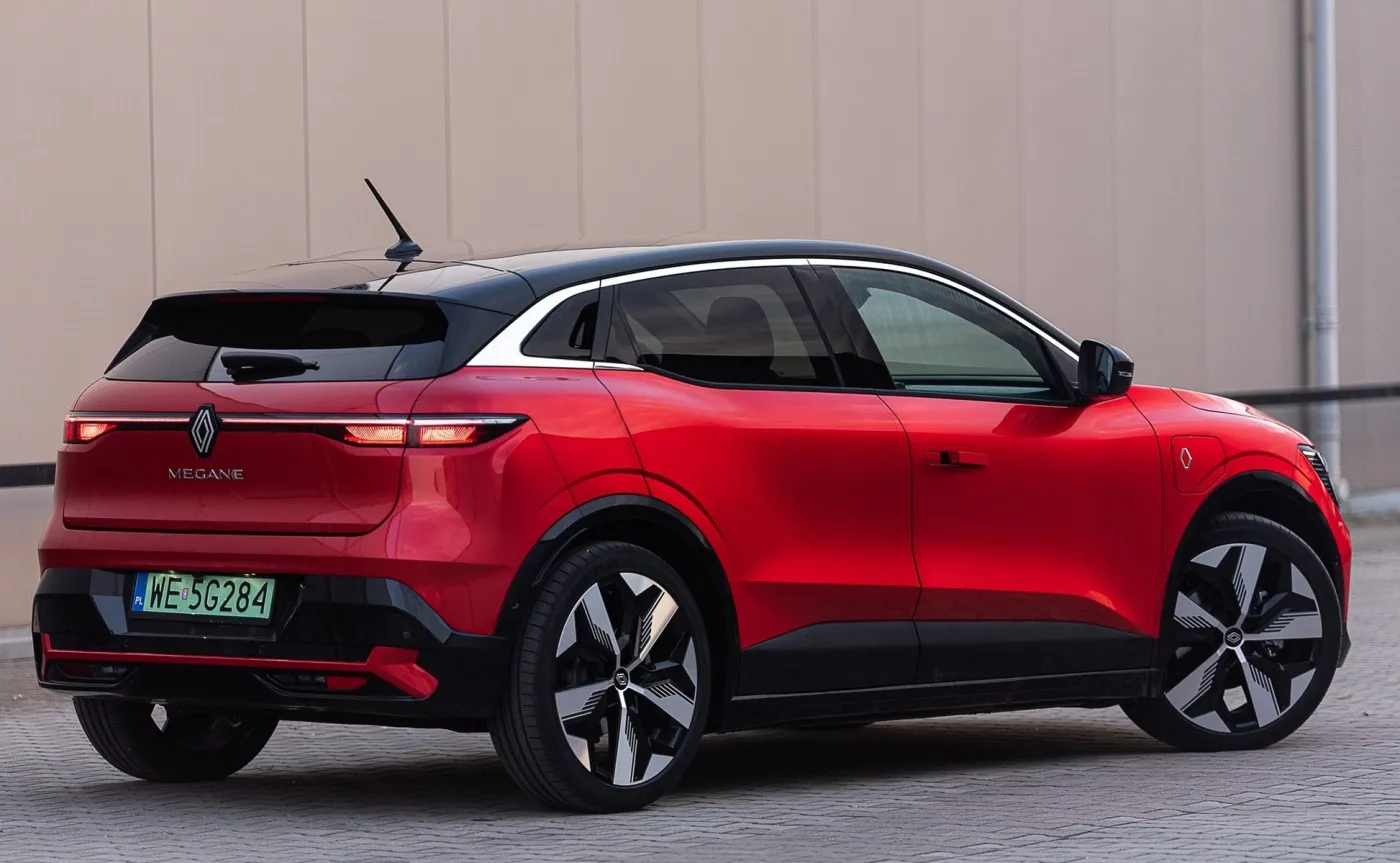9-renault-megane-e-tech-2022-34-37540250.jpg