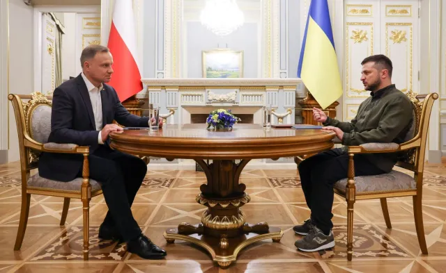 "To nie tylko symbol. Znaczna część rozmowy w Kijowie - w cztery oczy"