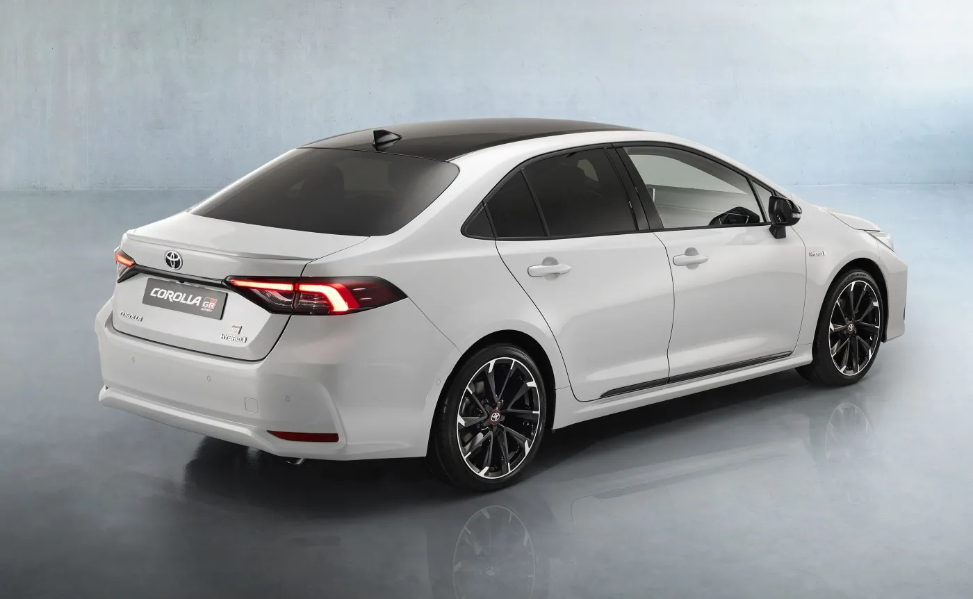 toyota-corolla-sedan-gr-sport-28123610.jpg