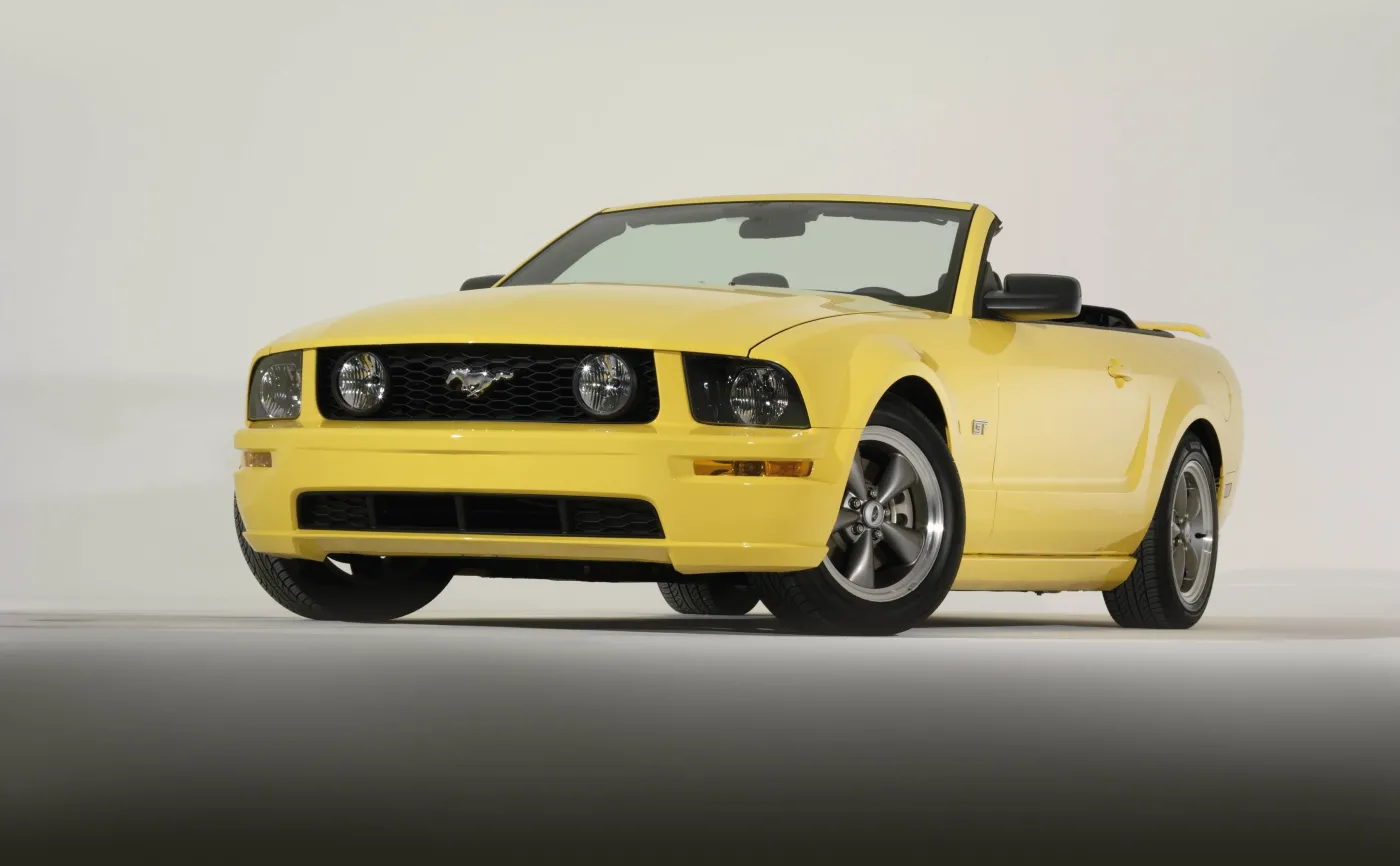 ford-mustang-gt-kabrio-2005-rok-37561384.jpg
