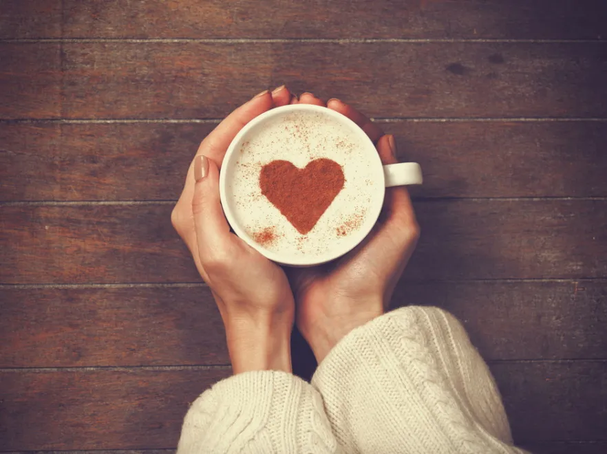 (Nie)łatwa miłość? Ekspertka wyjaśnia, czy jelita lubią się z kawą