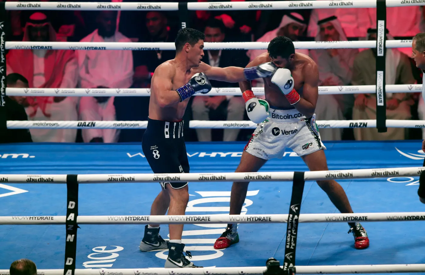 dimitrij-biwol-obronil-pas-wba-pokonal-na-punkty-gilberto-ramireza-37610701.jpg