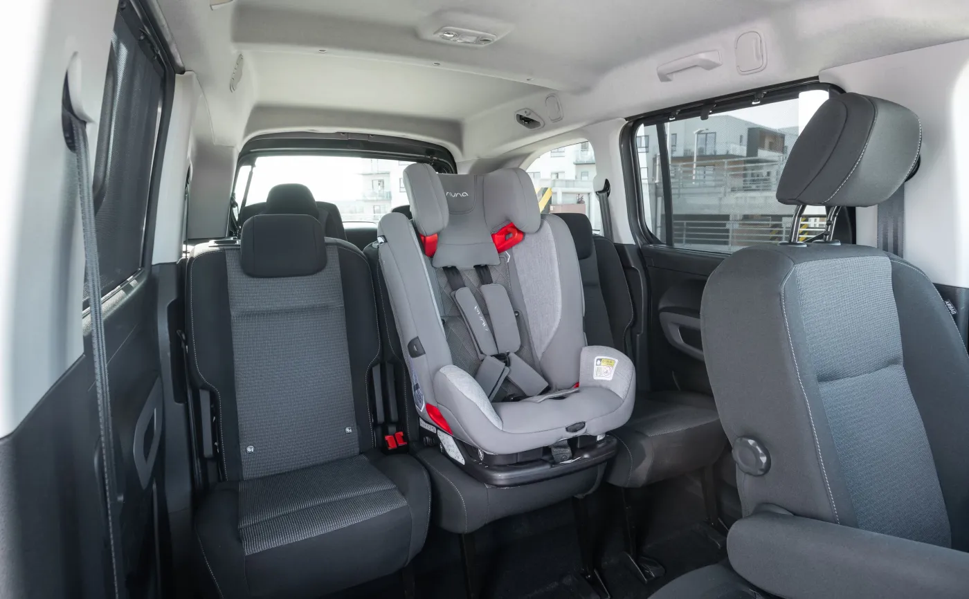 toyota-proace-city-verso-long-36735217.jpg