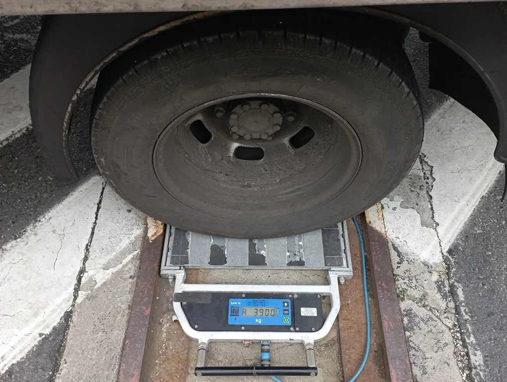 inspekcja-transportu-drogowego-37638189.jpg