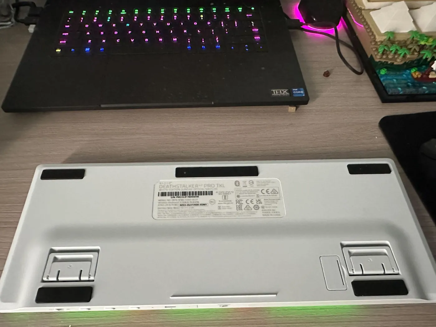razer-deathstalker-v2-pro-tkl-37648626.jpg