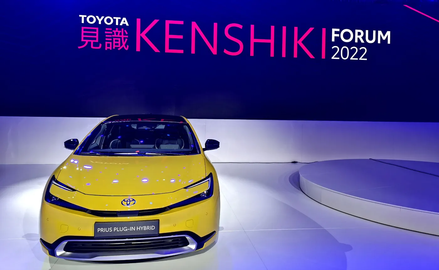 toyota-prius-nowej-5-generacji-37642082.jpg